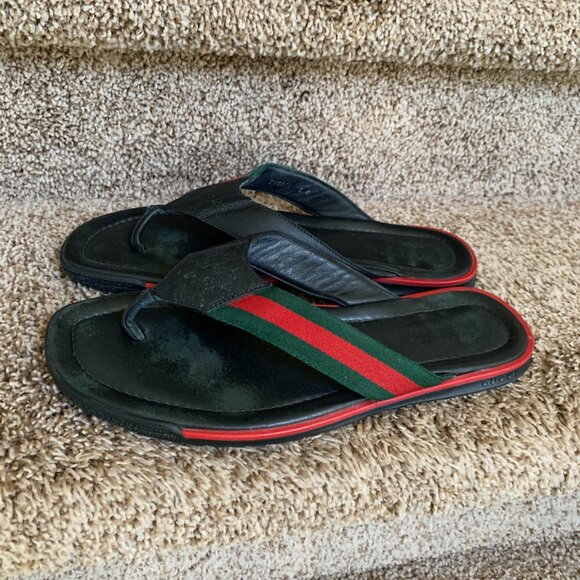 Gucci Men\'s Black Leather Thong Sandals. main image 11